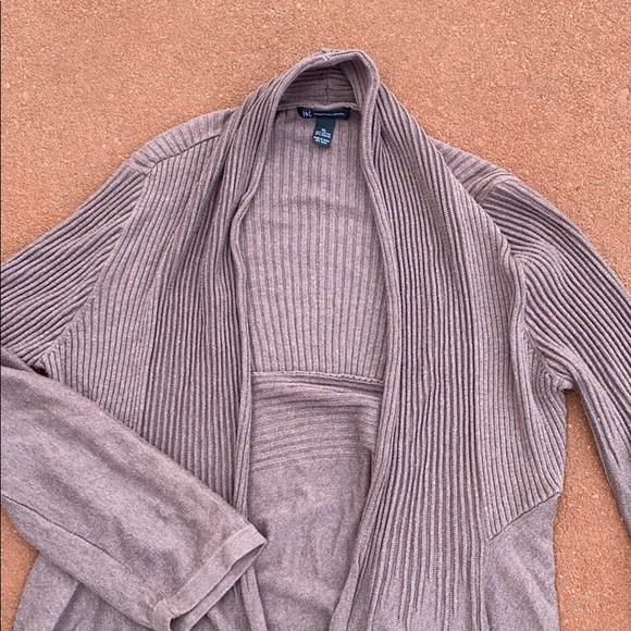 Pretty sweater - Picture 4 of 4